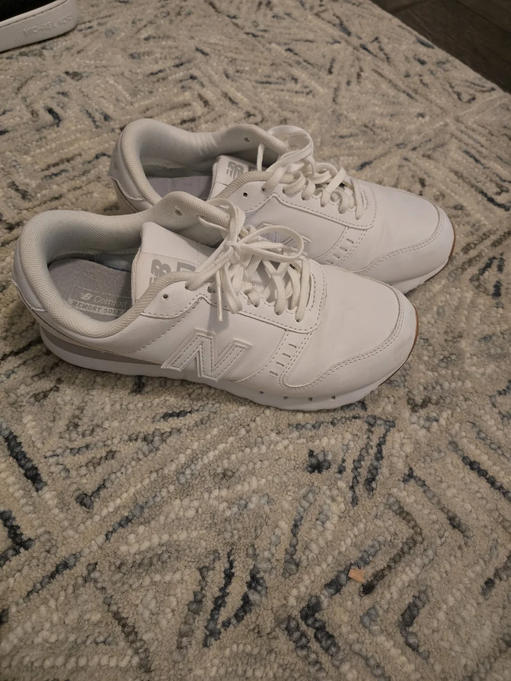 New Balance Womens White Leather Sytle 311